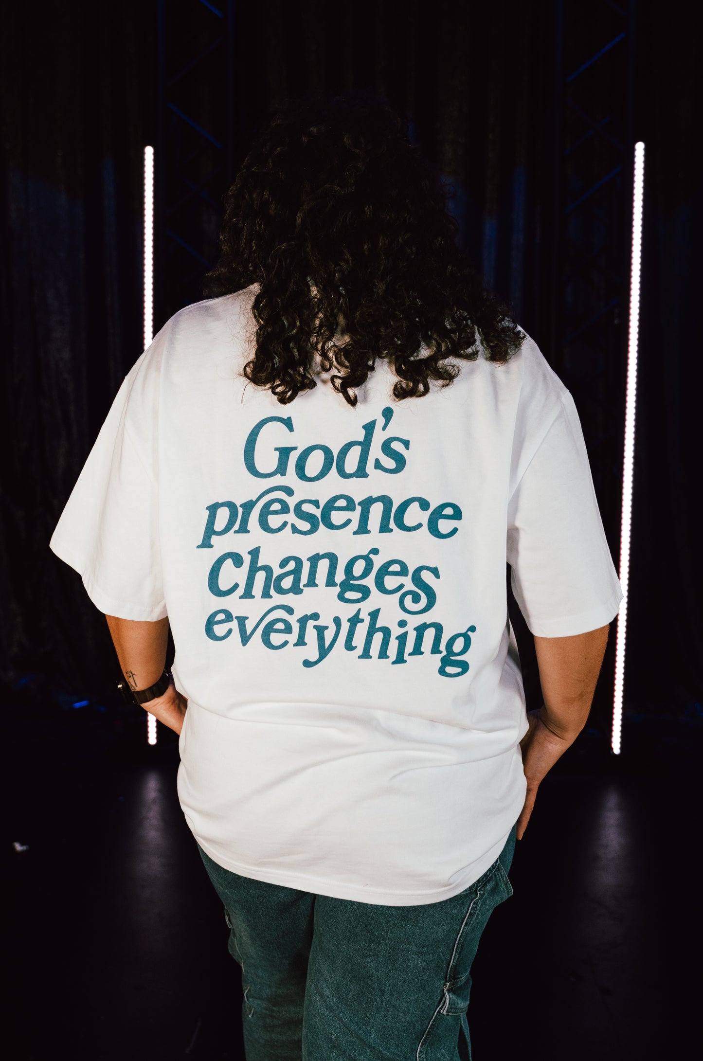 GOD'S PRESENCE OVERSIZED TEE